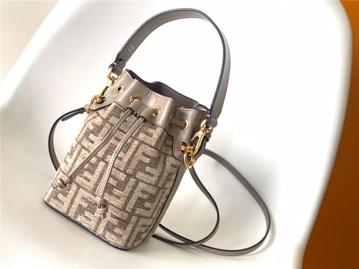 FENDI 펜디 몬트레조 미니 버킷백 F8010