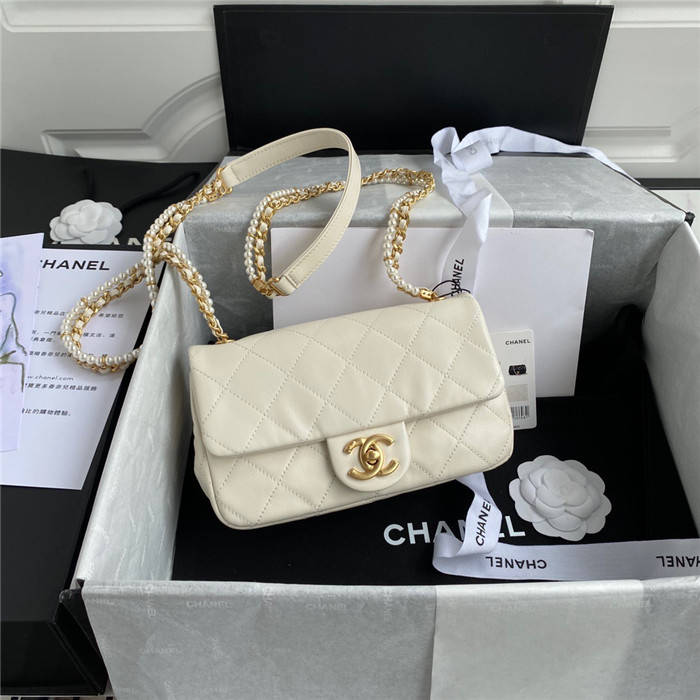 CHANEL 샤넬 크리스탈 펄 체인 플랩백 AS2210 2020/신상